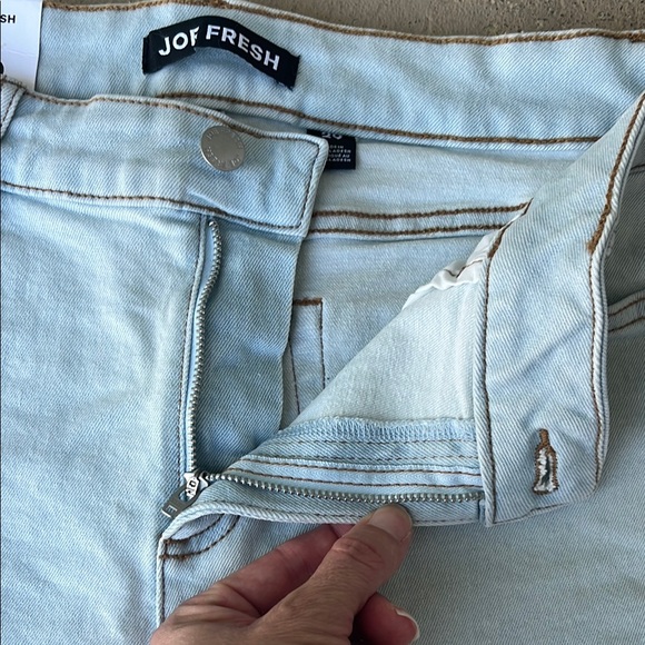 Joe Fresh light wash Blue Jean Shorts Mid-Thigh - Picture 7 of 16